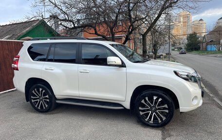 Toyota Land Cruiser Prado 150 рестайлинг 2, 2017 год, 5 150 000 рублей, 2 фотография