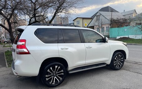 Toyota Land Cruiser Prado 150 рестайлинг 2, 2017 год, 5 150 000 рублей, 4 фотография