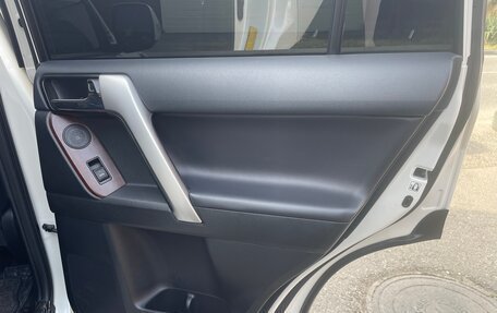 Toyota Land Cruiser Prado 150 рестайлинг 2, 2017 год, 5 150 000 рублей, 13 фотография