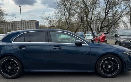 Mercedes-Benz A-Класс, 2019 год, 2 700 000 рублей, 4 фотография