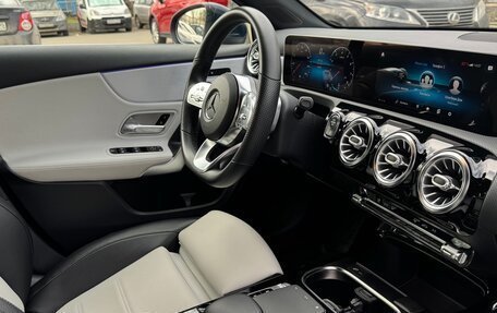 Mercedes-Benz A-Класс, 2019 год, 2 700 000 рублей, 16 фотография