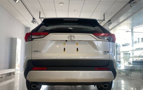 Toyota RAV4, 2025 год, 4 190 000 рублей, 5 фотография
