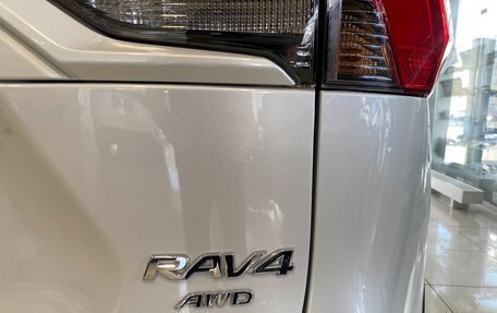 Toyota RAV4, 2025 год, 4 190 000 рублей, 7 фотография