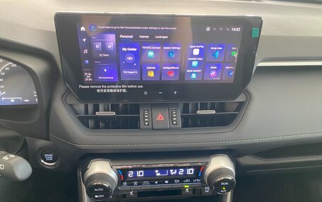 Toyota RAV4, 2025 год, 4 190 000 рублей, 22 фотография