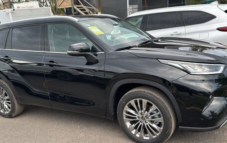 Toyota Highlander, 2025 год, 6 000 000 рублей, 1 фотография