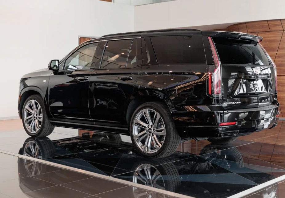 Cadillac Escalade V, 2025 год, 24 000 000 рублей, 5 фотография