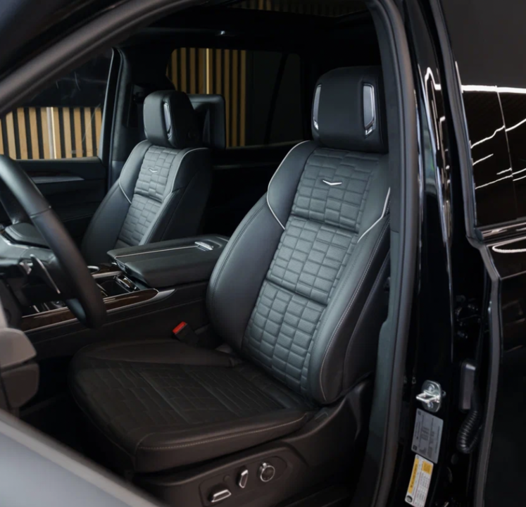 Cadillac Escalade V, 2025 год, 24 000 000 рублей, 2 фотография