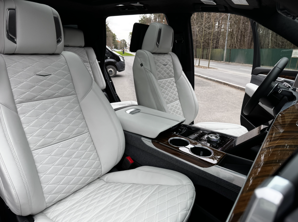 Cadillac Escalade V, 2025 год, 24 500 000 рублей, 12 фотография
