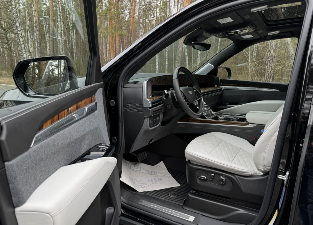 Cadillac Escalade V, 2025 год, 24 500 000 рублей, 9 фотография