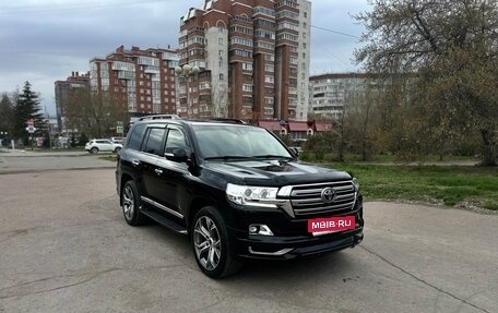 Toyota Land Cruiser 200, 2016 год, 6 600 000 рублей, 3 фотография