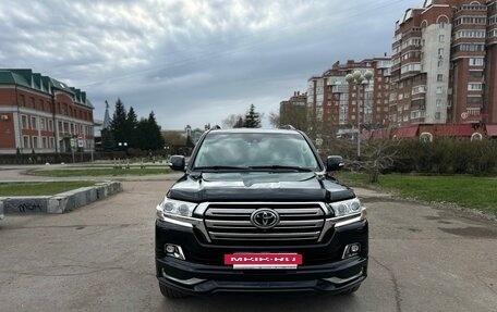 Toyota Land Cruiser 200, 2016 год, 6 600 000 рублей, 2 фотография