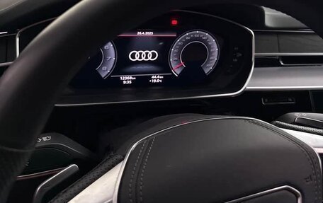 Audi A8, 2023 год, 10 000 000 рублей, 13 фотография