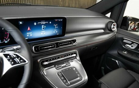 Mercedes-Benz V-Класс, 2024 год, 13 300 000 рублей, 3 фотография