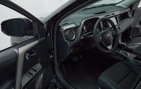 Toyota RAV4, 2018 год, 2 535 000 рублей, 8 фотография
