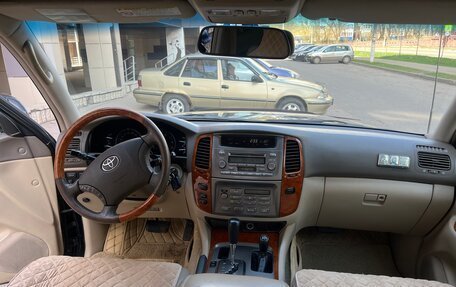 Toyota Land Cruiser 100 рестайлинг 2, 2006 год, 2 350 000 рублей, 12 фотография