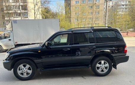 Toyota Land Cruiser 100 рестайлинг 2, 2006 год, 2 350 000 рублей, 5 фотография