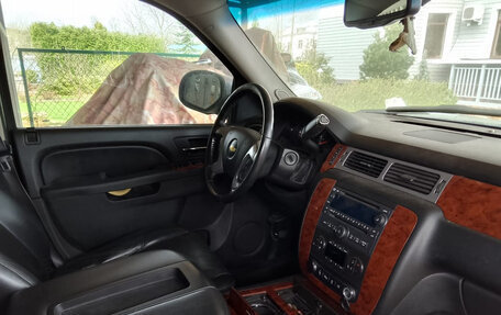 Chevrolet Tahoe III, 2012 год, 2 200 000 рублей, 3 фотография