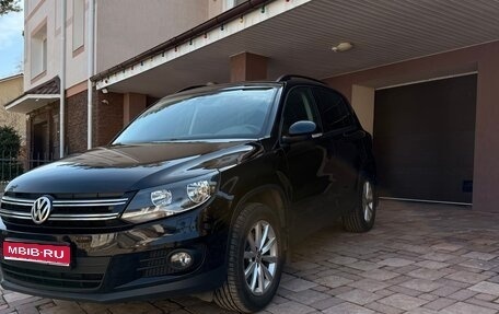 Volkswagen Tiguan I, 2016 год, 1 800 000 рублей, 1 фотография