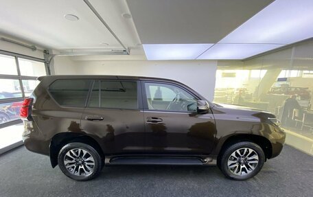 Toyota Land Cruiser Prado 150 рестайлинг 2, 2022 год, 6 550 000 рублей, 5 фотография