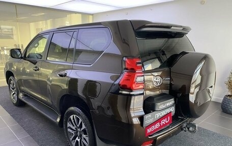 Toyota Land Cruiser Prado 150 рестайлинг 2, 2022 год, 6 550 000 рублей, 8 фотография