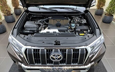 Toyota Land Cruiser Prado 150 рестайлинг 2, 2022 год, 6 550 000 рублей, 11 фотография
