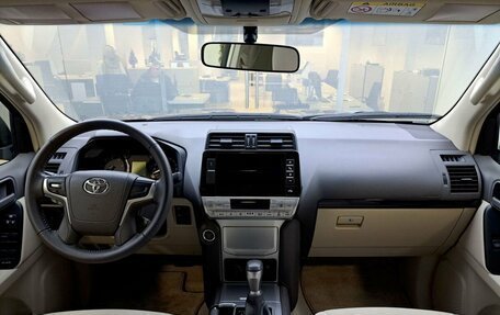 Toyota Land Cruiser Prado 150 рестайлинг 2, 2022 год, 6 550 000 рублей, 17 фотография