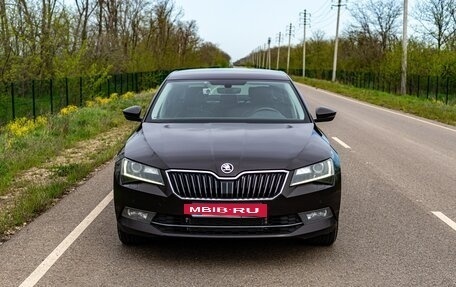 Skoda Superb III рестайлинг, 2017 год, 1 750 000 рублей, 2 фотография