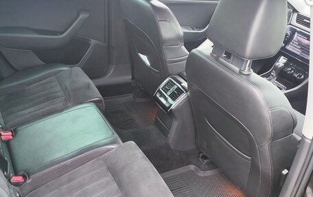Skoda Superb III рестайлинг, 2017 год, 1 750 000 рублей, 11 фотография