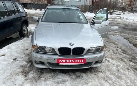 BMW 5 серия, 2003 год, 740 000 рублей, 3 фотография
