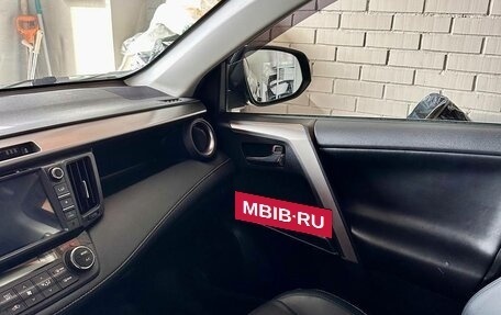 Toyota RAV4, 2017 год, 3 000 000 рублей, 14 фотография