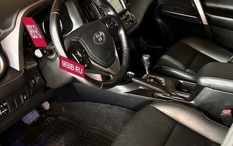 Toyota RAV4, 2017 год, 3 000 000 рублей, 10 фотография