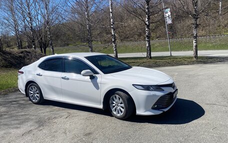 Toyota Camry, 2019 год, 3 200 000 рублей, 1 фотография
