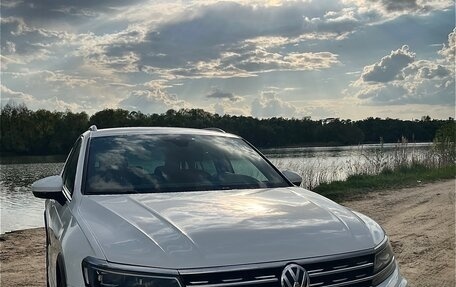 Volkswagen Tiguan II, 2020 год, 3 300 000 рублей, 7 фотография