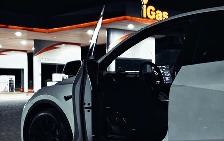 Tesla Model Y I, 2021 год, 5 400 000 рублей, 5 фотография
