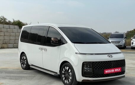 Hyundai Staria, 2021 год, 5 300 000 рублей, 2 фотография