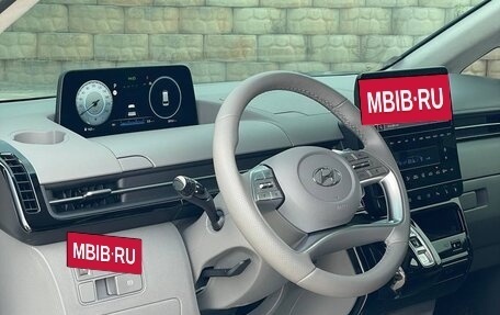 Hyundai Staria, 2021 год, 5 300 000 рублей, 10 фотография