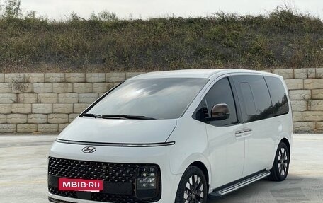 Hyundai Staria, 2021 год, 5 300 000 рублей, 4 фотография