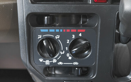 Toyota Roomy I, 2021 год, 1 169 000 рублей, 18 фотография