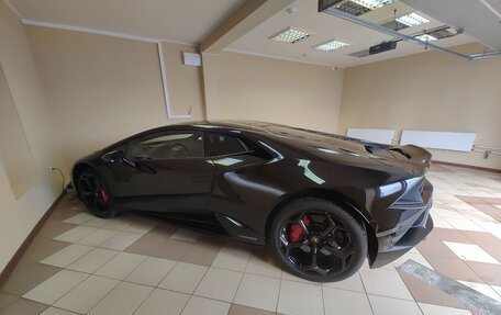 Lamborghini Huracán, 2020 год, 31 500 000 рублей, 2 фотография