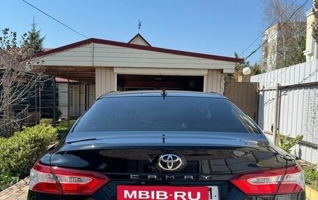 Toyota Camry, 2021 год, 2 450 000 рублей, 3 фотография