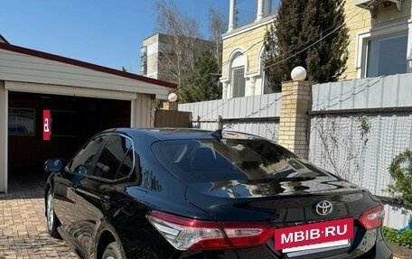 Toyota Camry, 2021 год, 2 450 000 рублей, 4 фотография