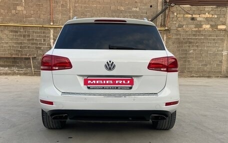 Volkswagen Touareg III, 2012 год, 2 300 000 рублей, 2 фотография