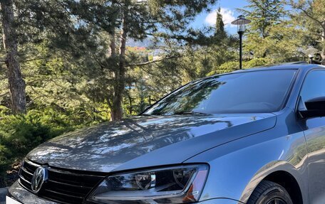 Volkswagen Jetta VI, 2017 год, 1 650 000 рублей, 2 фотография