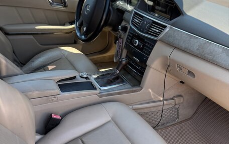 Mercedes-Benz E-Класс, 2009 год, 1 250 000 рублей, 26 фотография