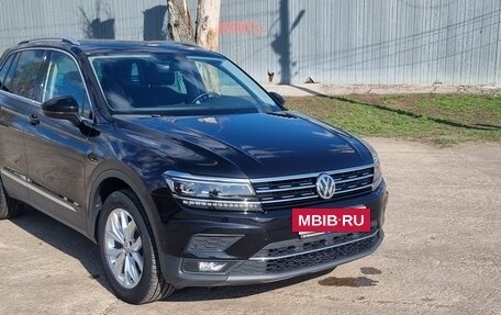 Volkswagen Tiguan II, 2018 год, 3 050 000 рублей, 4 фотография
