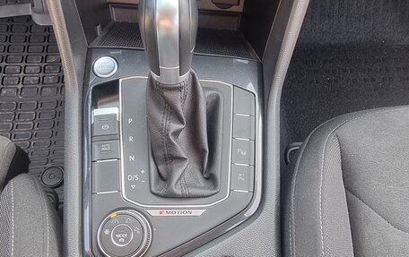 Volkswagen Tiguan II, 2018 год, 3 050 000 рублей, 14 фотография