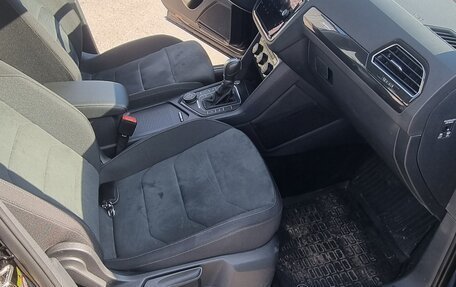 Volkswagen Tiguan II, 2018 год, 3 050 000 рублей, 20 фотография