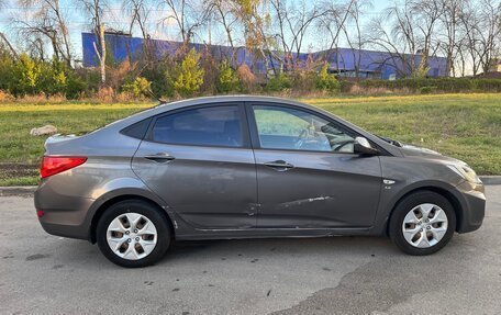 Hyundai Solaris II рестайлинг, 2011 год, 650 000 рублей, 4 фотография
