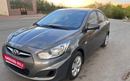 Hyundai Solaris II рестайлинг, 2011 год, 650 000 рублей, 3 фотография