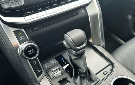 Toyota Land Cruiser, 2024 год, 13 190 000 рублей, 17 фотография